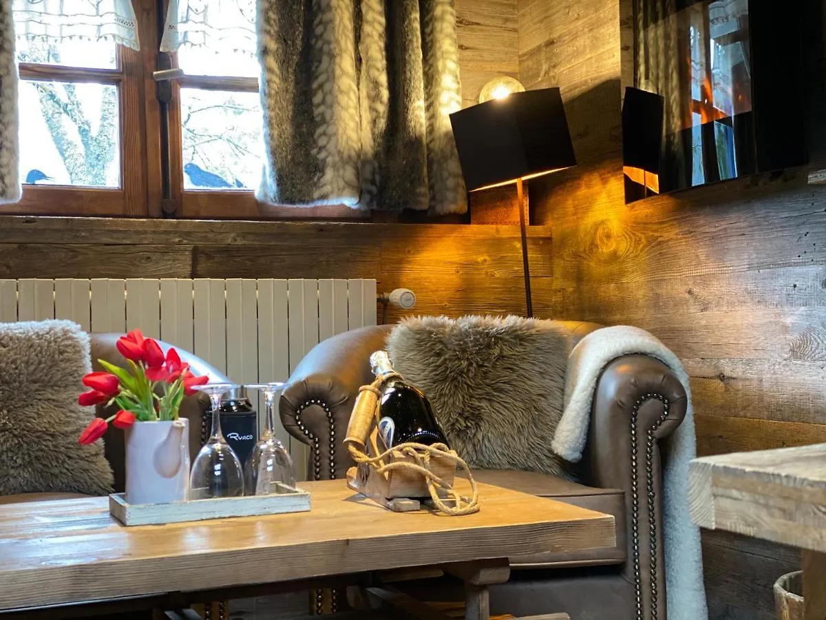 Micro-Lodge, Le Petit Nid D'Amour Montriond France