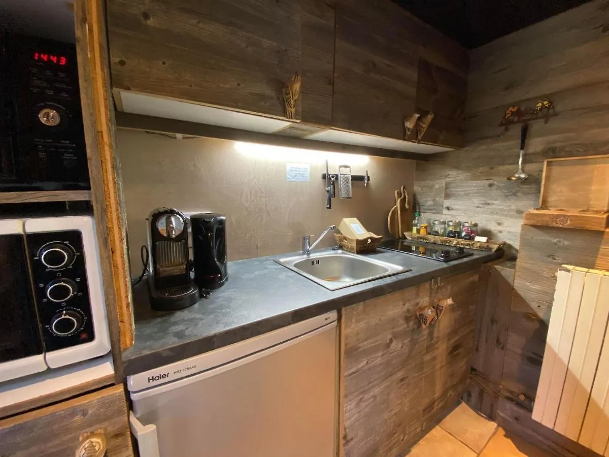 Micro-Lodge, Le Petit Nid D'Amour Montriond France