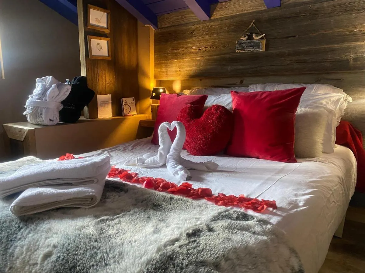 Micro-Lodge, Le Petit Nid D'Amour Montriond France