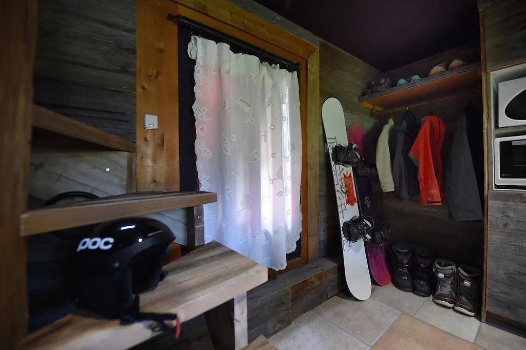Micro-Lodge, Le Petit Nid D'Amour Montriond 0*,