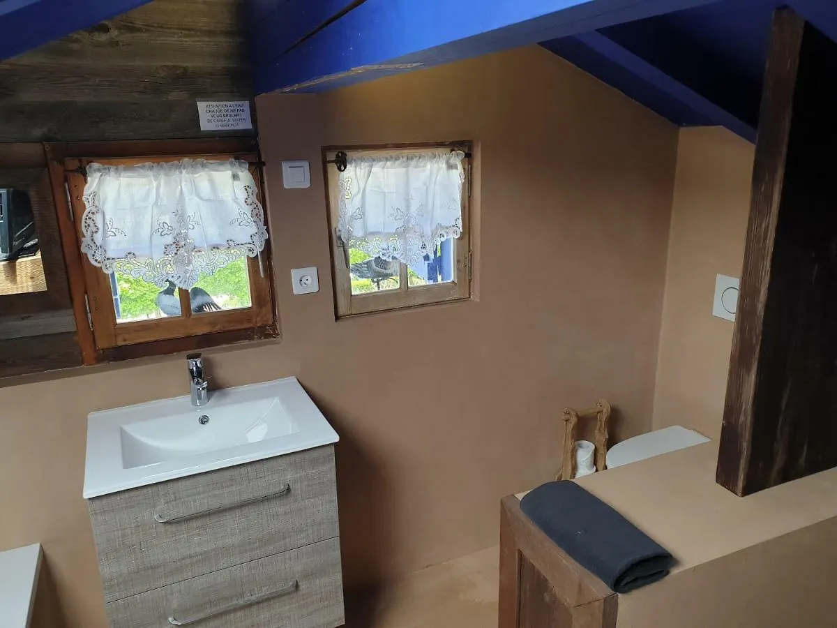 Micro-Lodge, Le Petit Nid D'Amour Montriond France